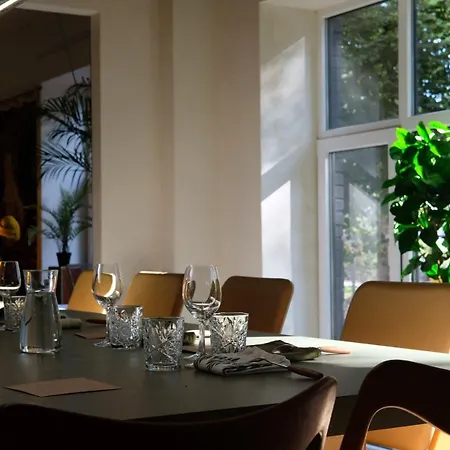 Unique In Telliskivi Creative With Private Sauna & Golf Simulator アパート