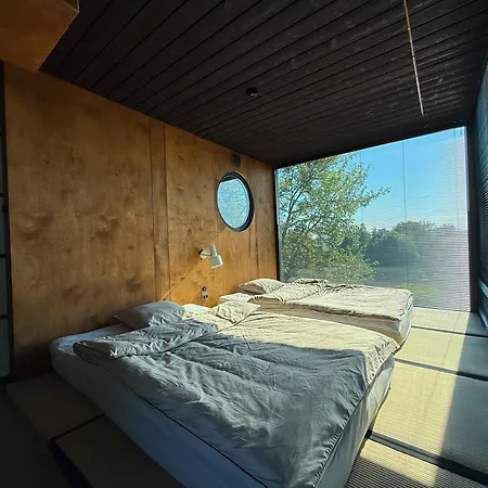 Unique In Telliskivi Creative With Private Sauna & Golf Simulator Tallinn